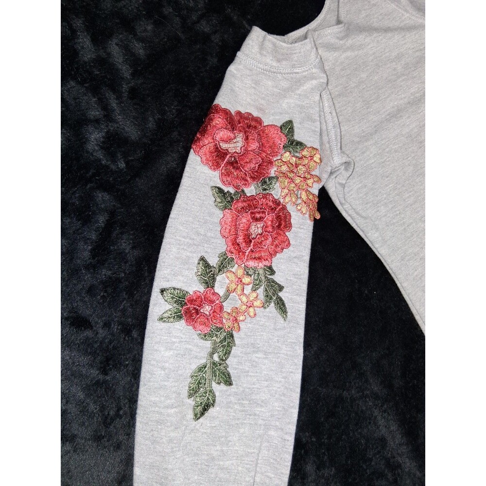 Hummingbird Cold Shoulder Embroidered Flowers Long Sleeve Sweater XS Gray Boho - Picture 3 of 10